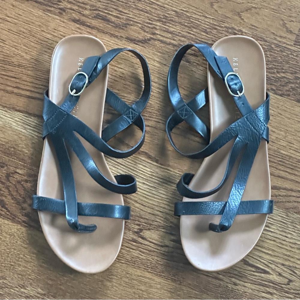 Kelly & Katie Black Strappy Flat Sandals - Size 8.5